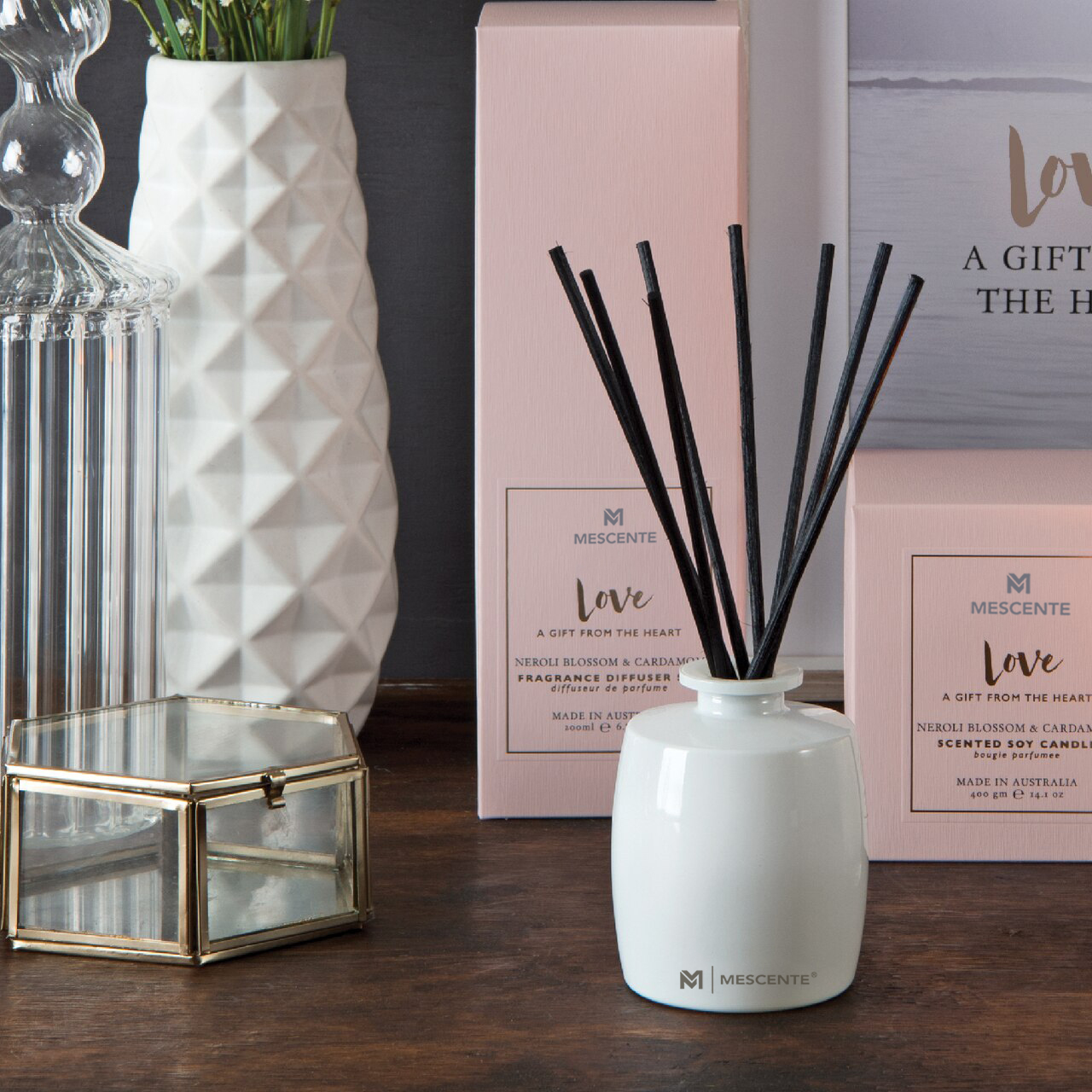 M&Scent Large Glass Bottle Home Essentials Aroma Reed Diffuser Gift Set na may Rattan Sticks