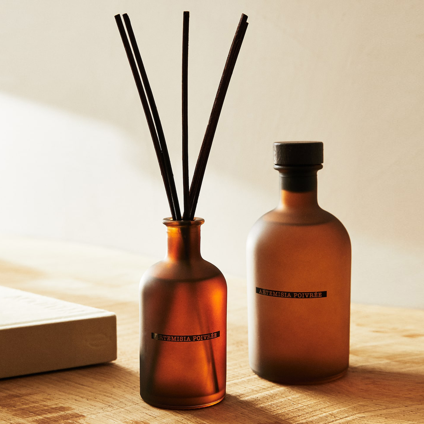 Marangyang Malaking Black Frosted Bottle 50ml 300ml Dried Flower Floral Aroma Essential Oil Reed Diffuser Oil Set Bulk