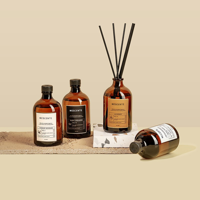 Malaking Itim At Ginto 100ml Iridescent Luxury Glass Colorful Sticks Fiber Reed Diffuser Air Freshener Solvent