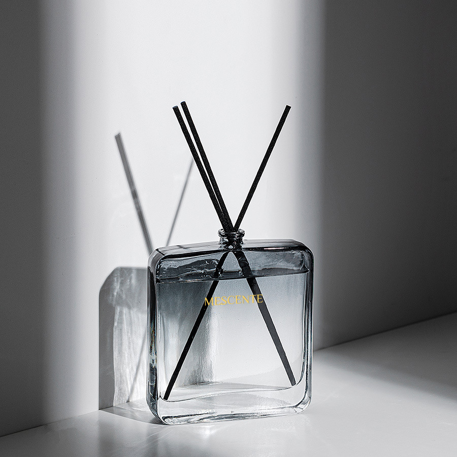 Brown 3 In One Nordic Heart Vanilla Reed Diffuser Home Fragrance Triangle Turkish Child Proof