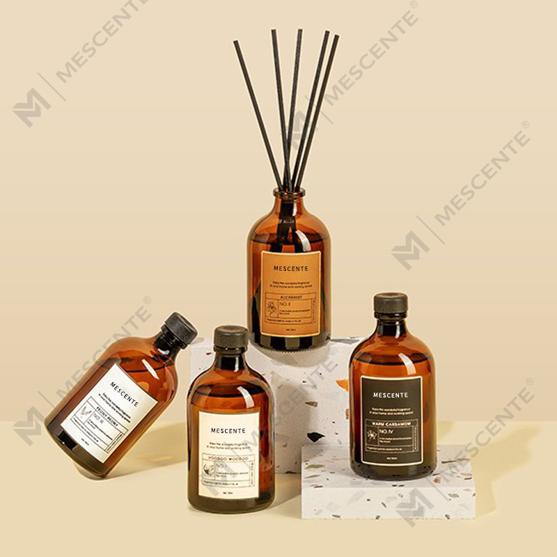 Malaking Itim At Ginto 100ml Iridescent Luxury Glass Colorful Sticks Fiber Reed Diffuser Air Freshener Solvent