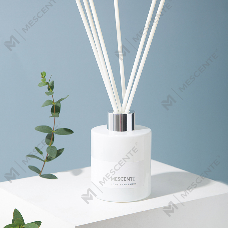 M&Scent Wholesale Luxury Private Label Decorative Flower Stick Fiber Reed Diffuser na may Stopper