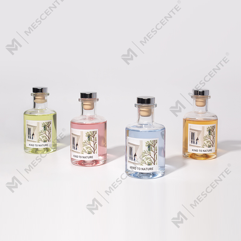 M&Scent Luxury 200ml Customized White Bottle Wooden Sticks Reed Diffuser na may Box