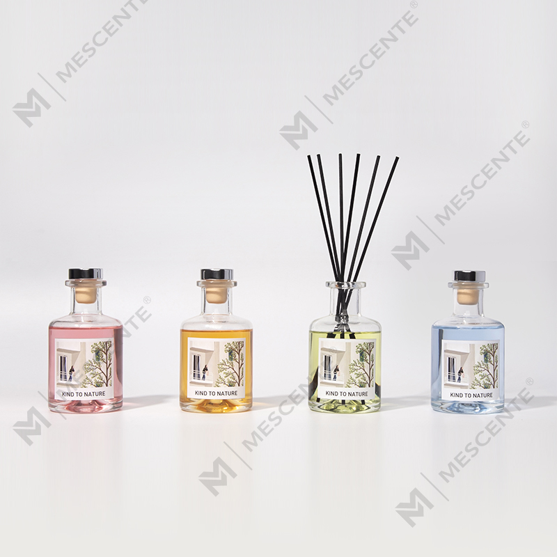 M&Scent Luxury 200ml Customized White Bottle Wooden Sticks Reed Diffuser na may Box