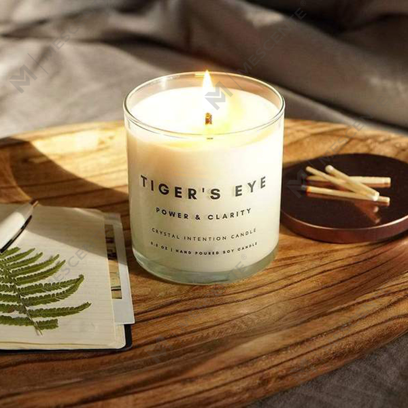 Paghahambing ng Scented Soy Wax Candles at Ordinary Candles