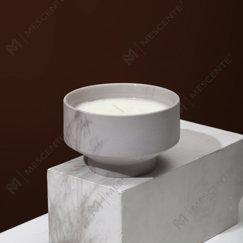 M&Scent Wholesale Custom Large Modern 3 Wick White Frosted Christmas Candle Jar na May Takip ng Kawayan