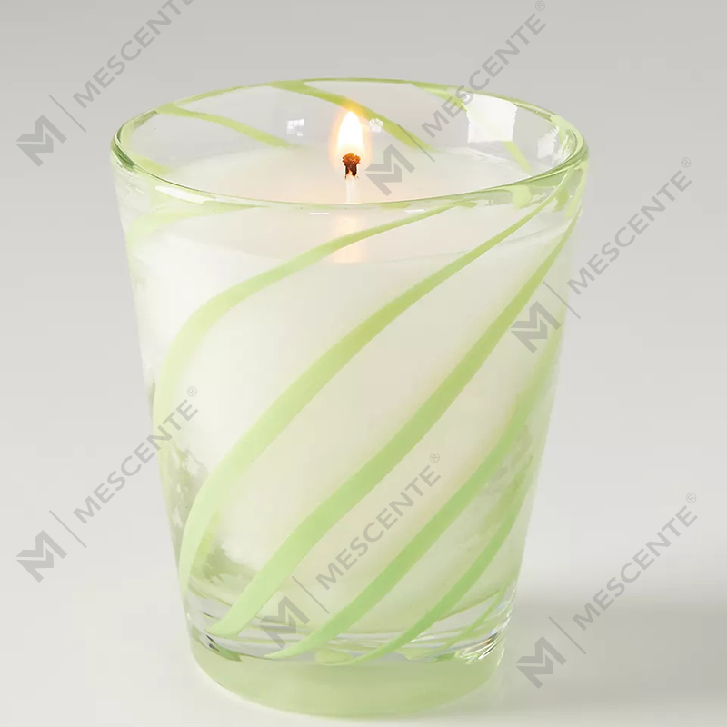 Kailan naimbento ang Scented Candle?